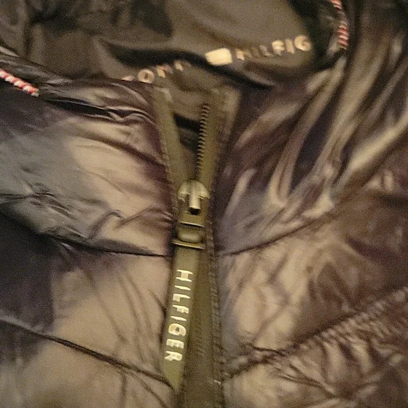 Tommy Hilfiger Men's Shiny Quilted Black Puffer Jacket With Logo SZ M - Picture 10 of 15
